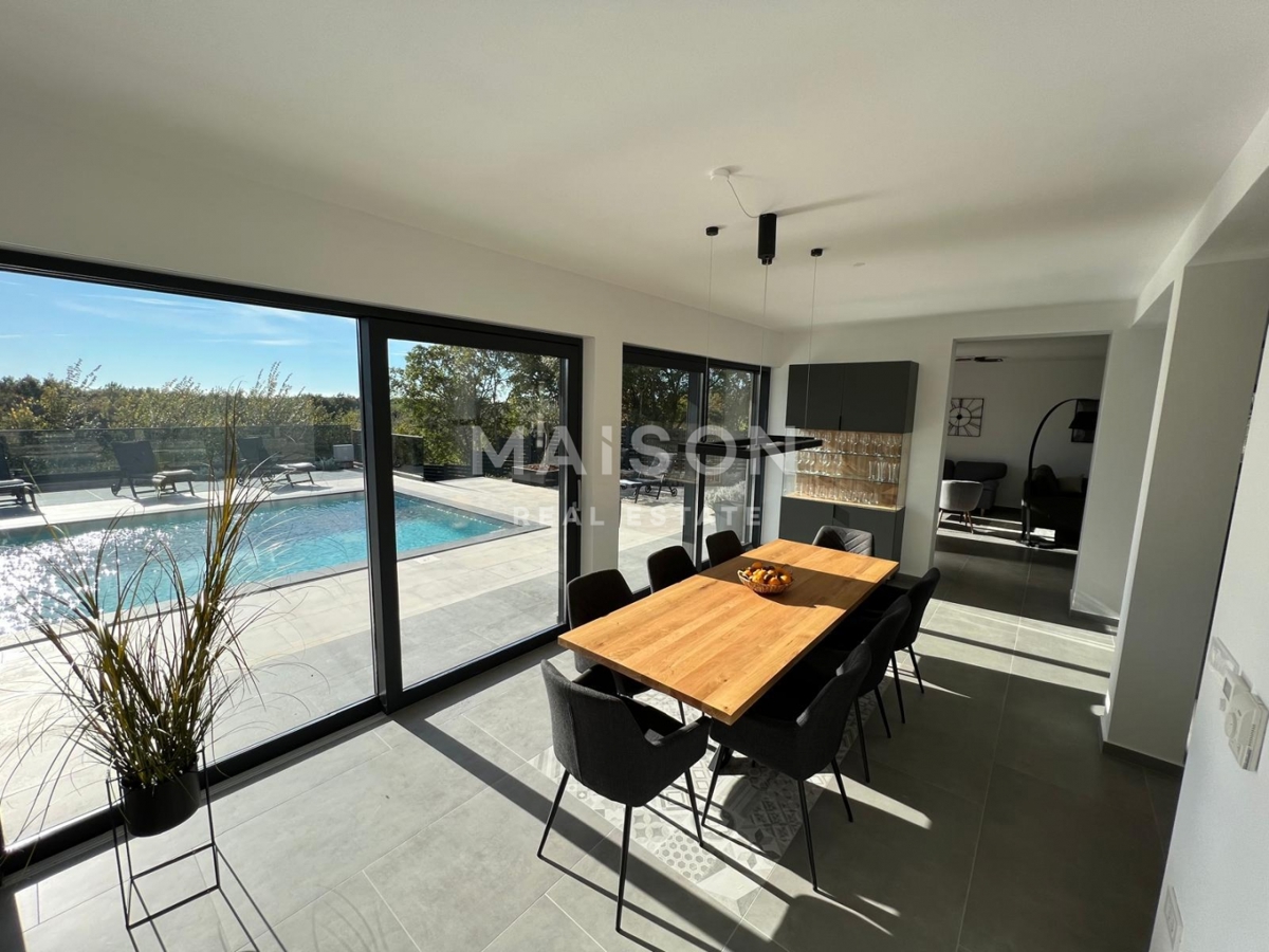 Casa Smoljanci, Svetvinčenat, 190m2