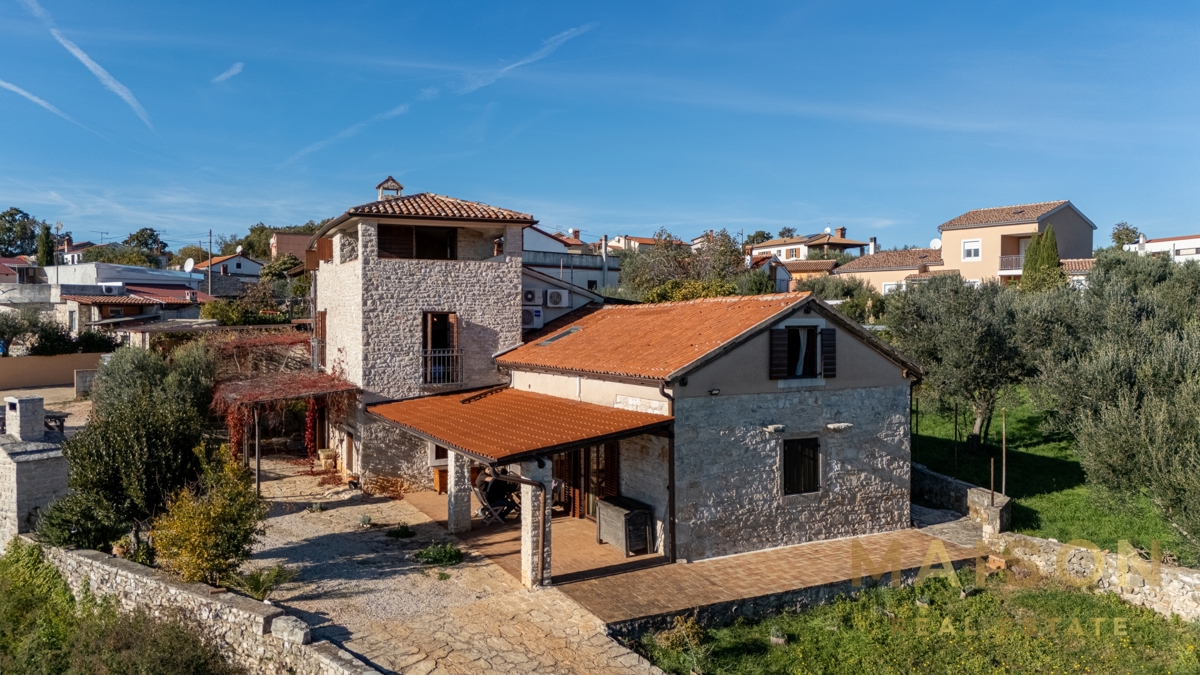 Casa Peruški, Marčana, 450m2