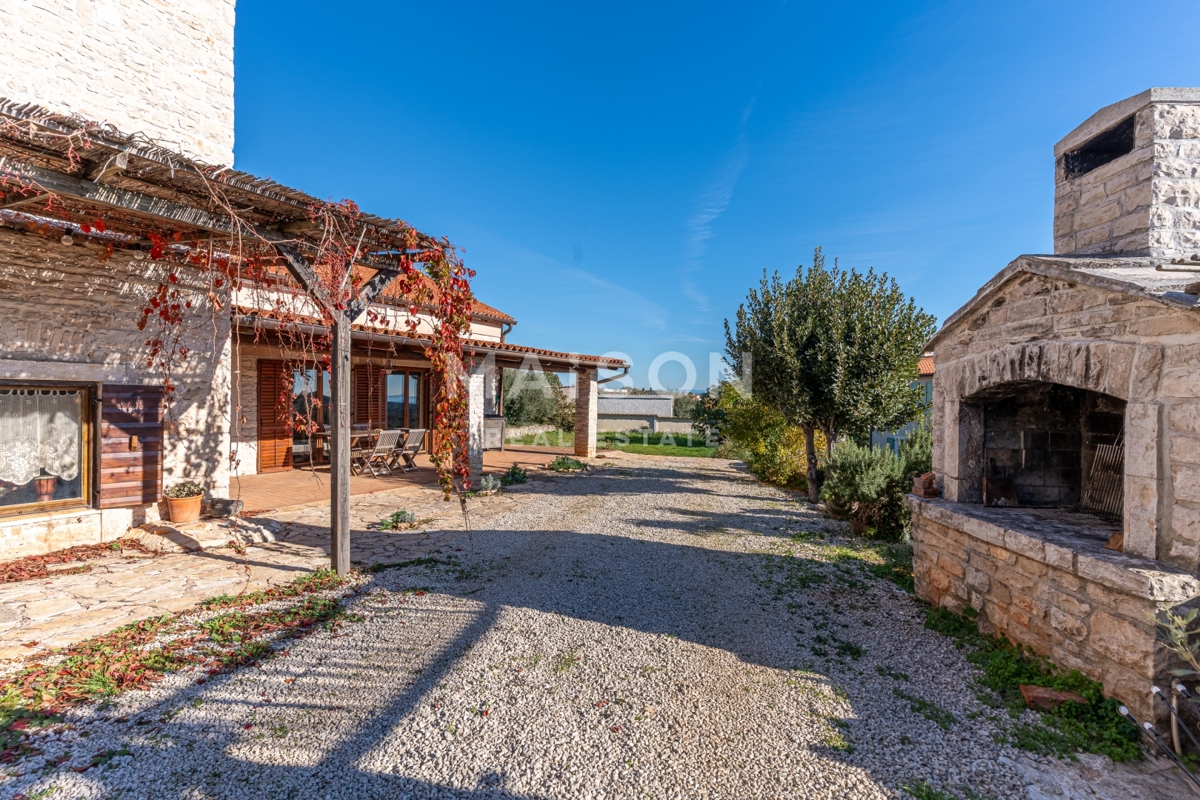 Casa Peruški, Marčana, 450m2