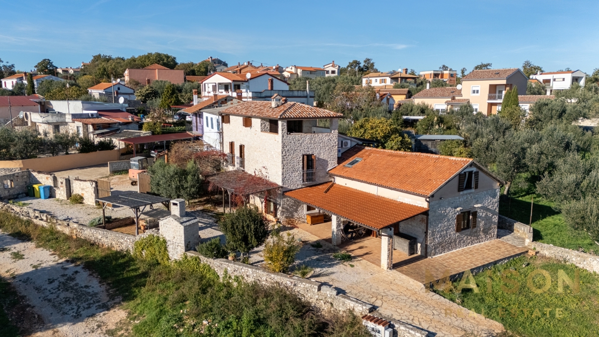 Casa Peruški, Marčana, 450m2