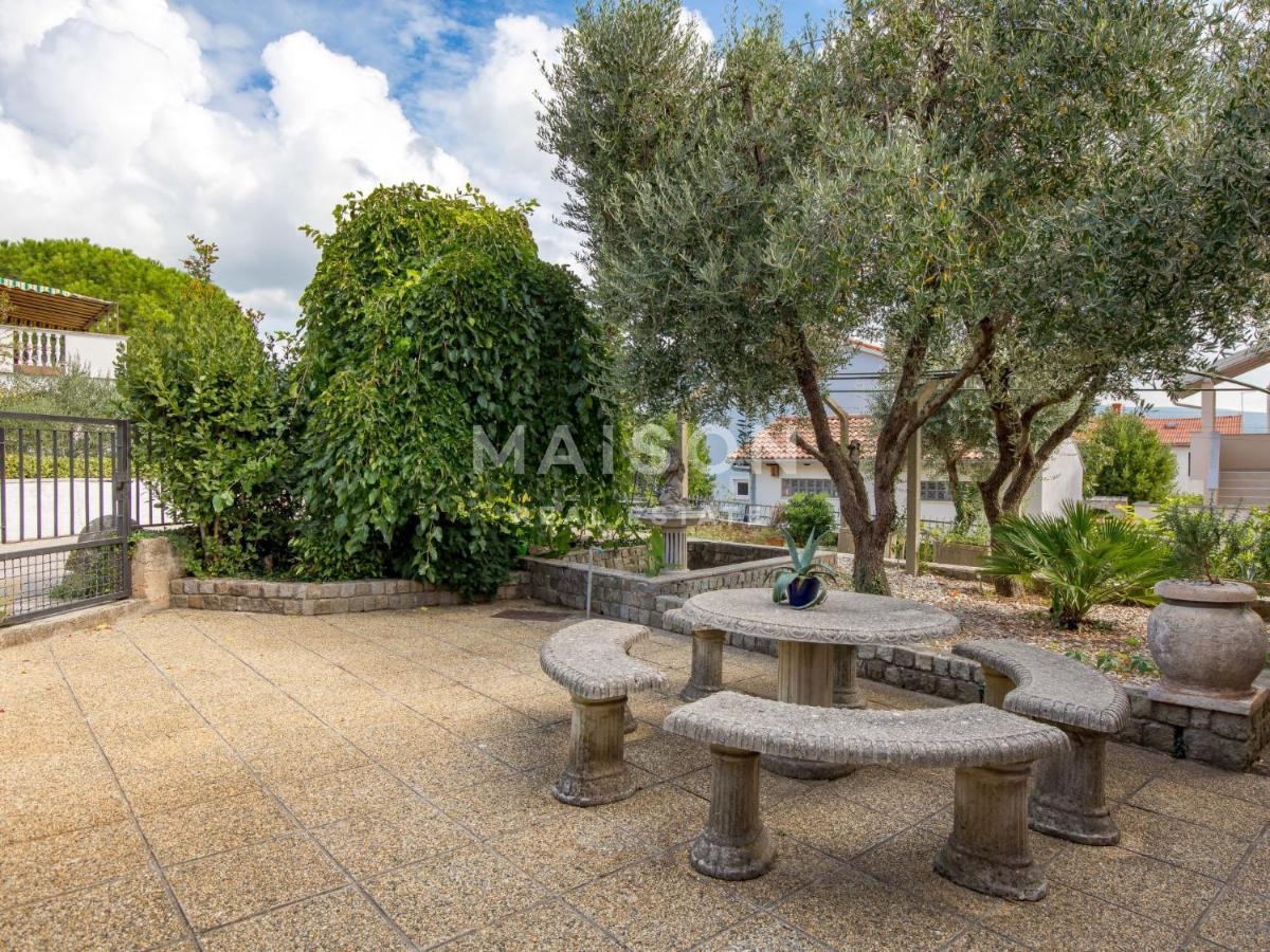 Isola di Krk, casa con piscina e vista mare