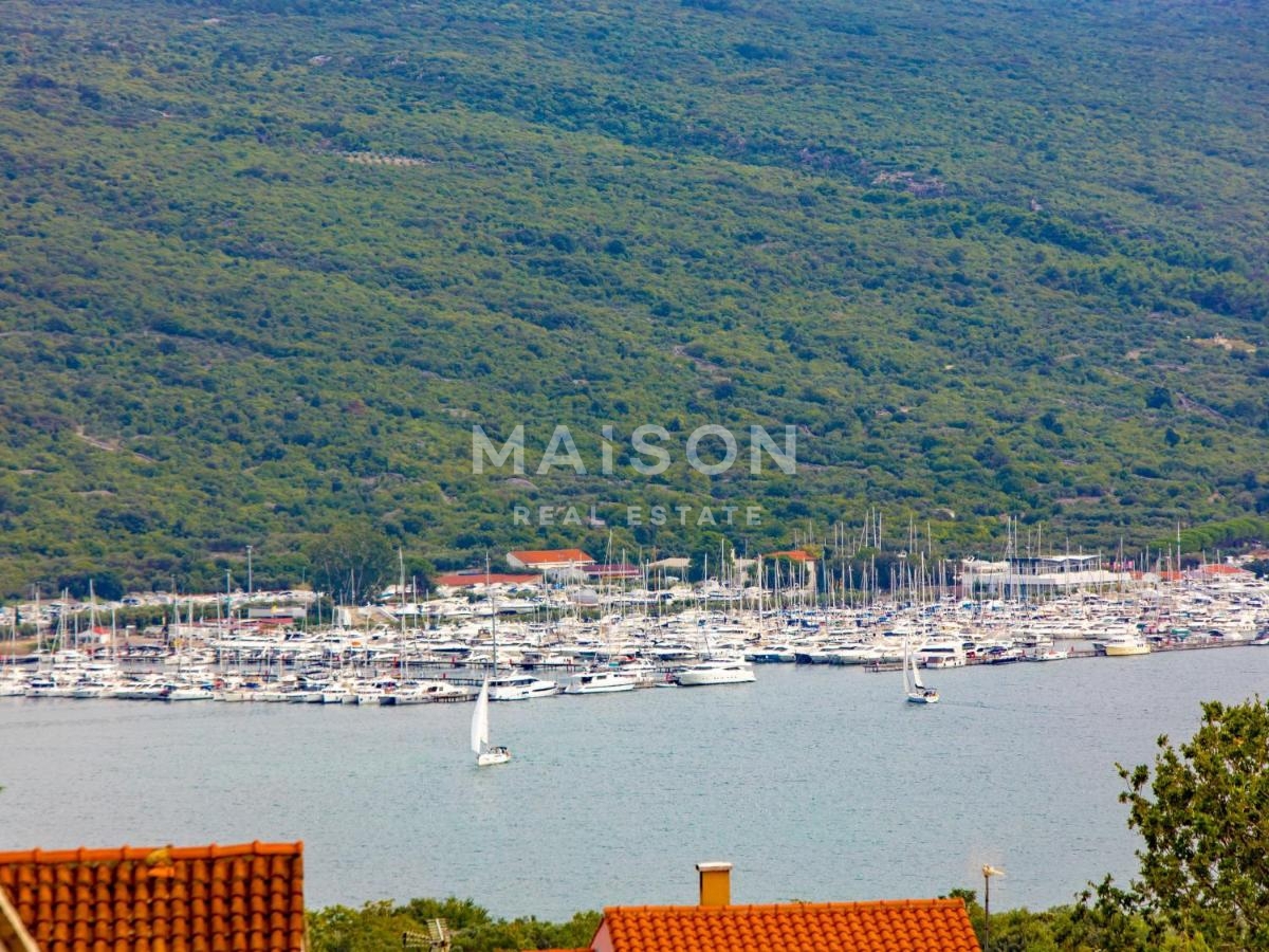 Isola di Krk, casa con piscina e vista mare