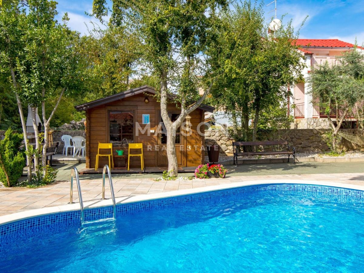 Isola di Krk, casa con piscina e vista mare