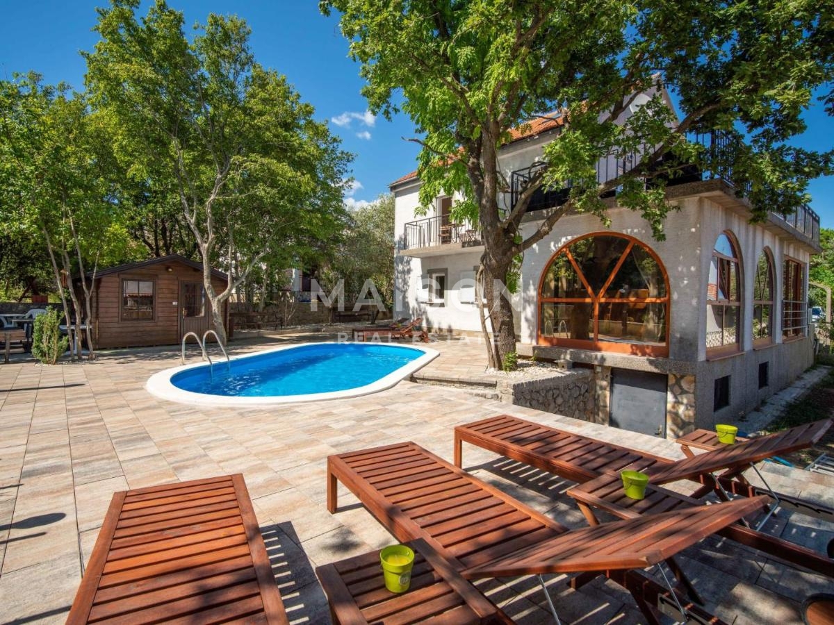 Isola di Krk, casa con piscina e vista mare