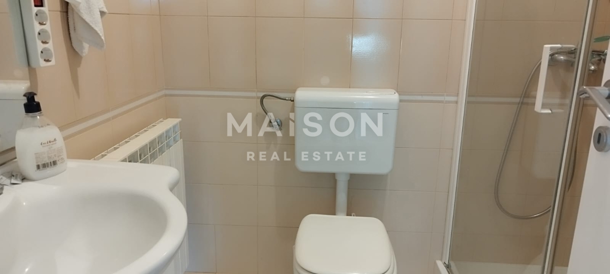 Città di Krk, casa con 3 unità abitative