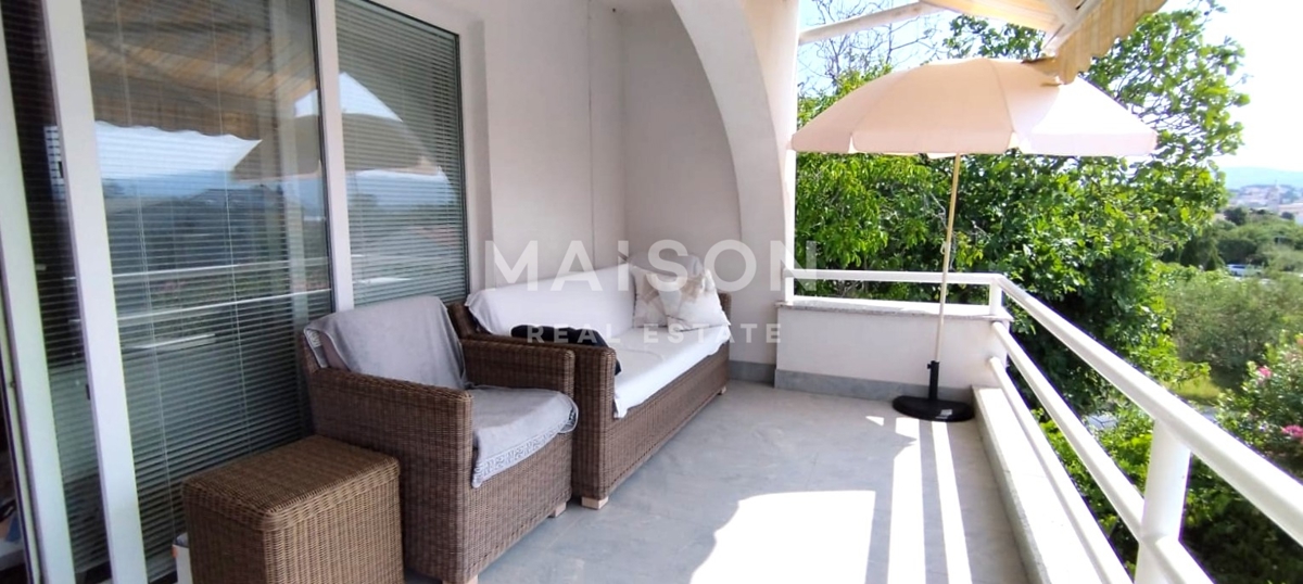 Città di Krk, casa con 3 unità abitative