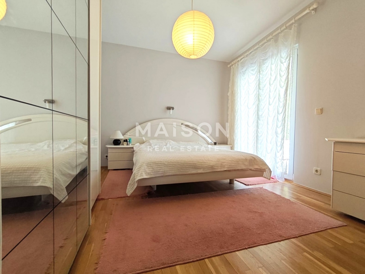 Città di Krk, casa con 3 unità abitative