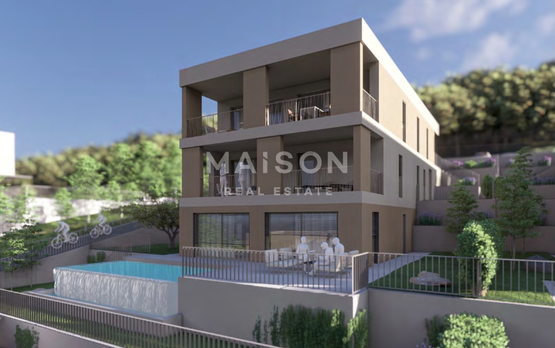 Kostrena, appartamento trilocale con giardino e vista panoramica sul mare