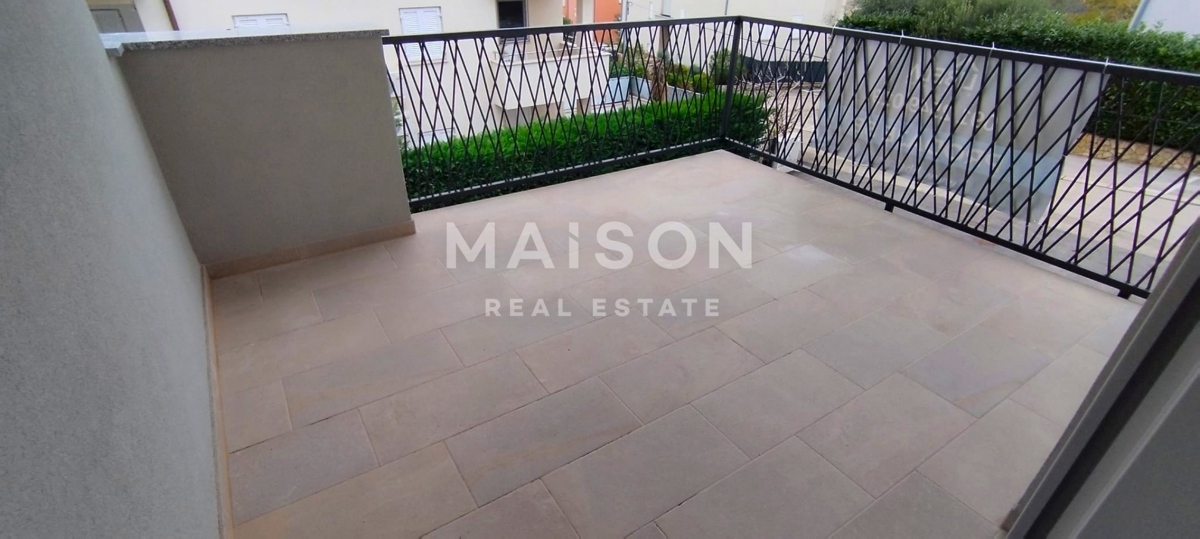 Šilo – Appartamento moderno con vista mare e piscina