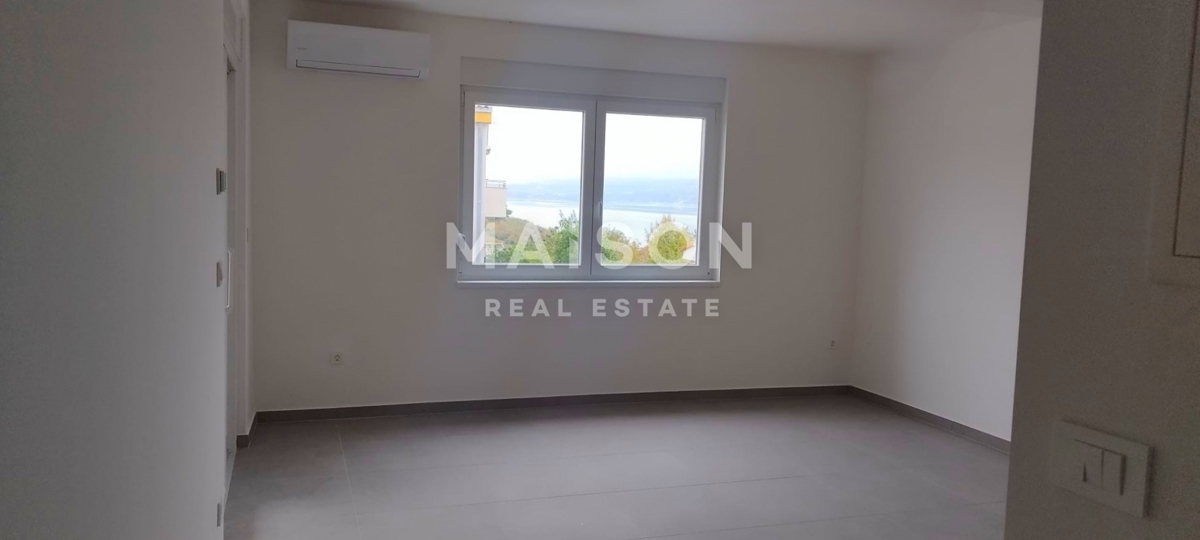 Šilo – Appartamento moderno con vista mare e piscina