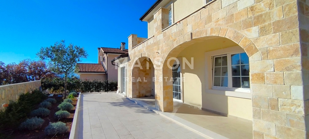 Villa mediterranea con piscina vicino a Krk – vista mare