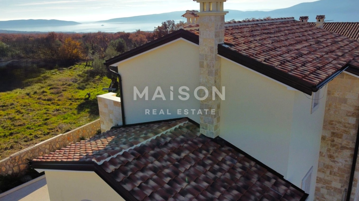 Villa mediterranea con piscina vicino a Krk – vista mare