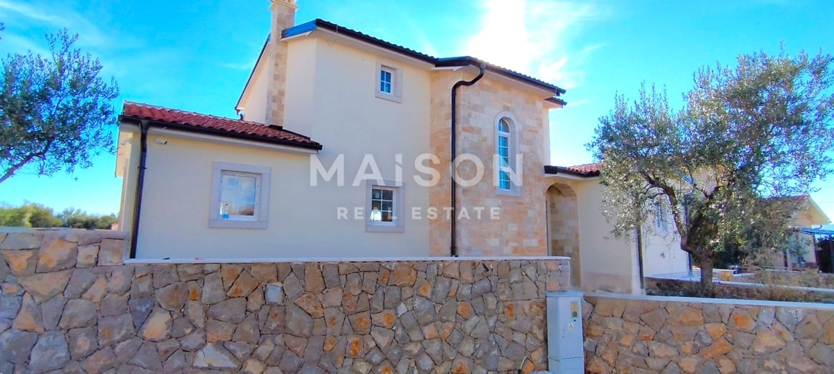 Villa mediterranea con piscina vicino a Krk – vista mare