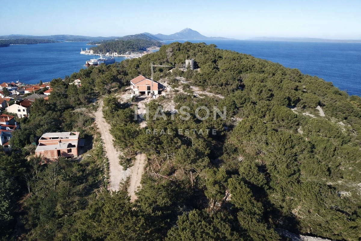 Terreno Mali Lošinj, 827m2