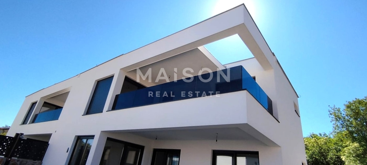 Malinska, casa bifamiliare con piscina