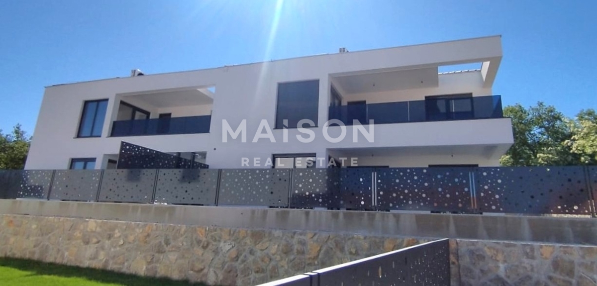 Malinska, casa bifamiliare con piscina