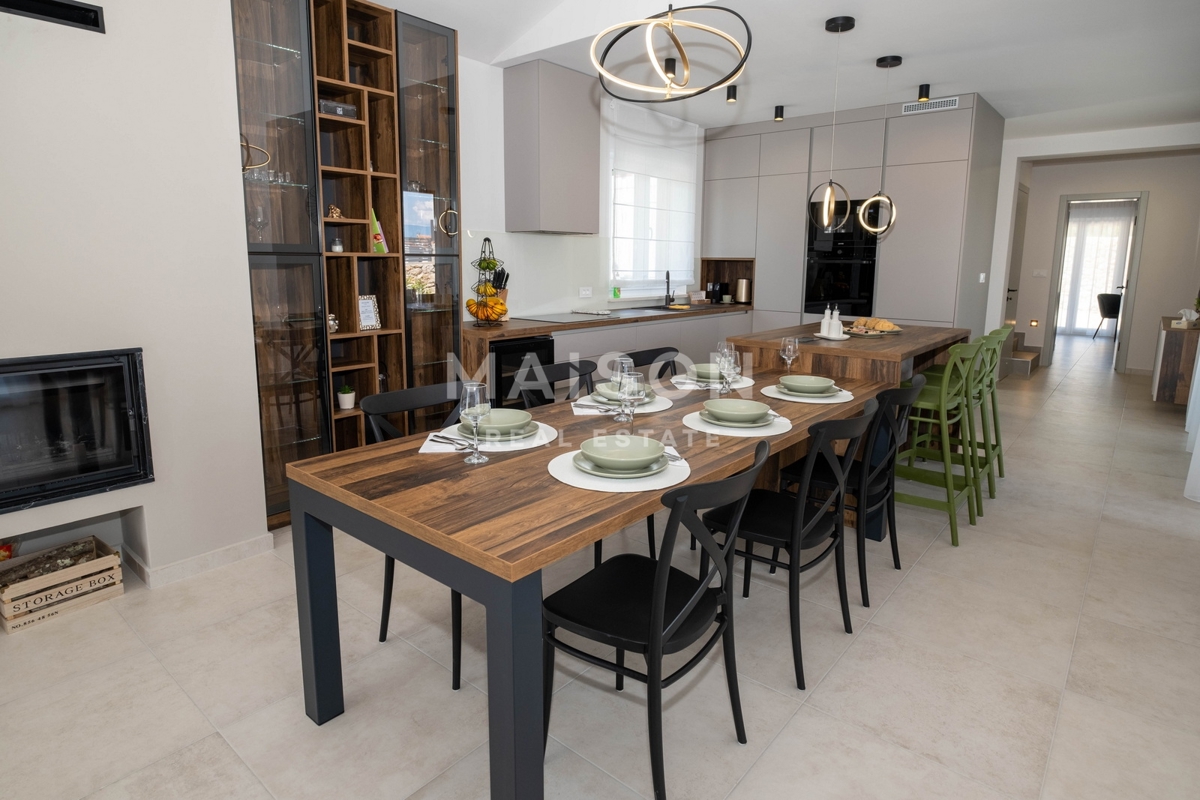 Splendida villa moderna in una posizione tranquilla vicino alla città di Krk