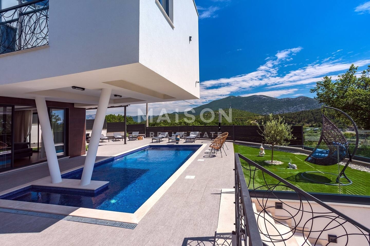 Villa Gata, Omiš, 320m2