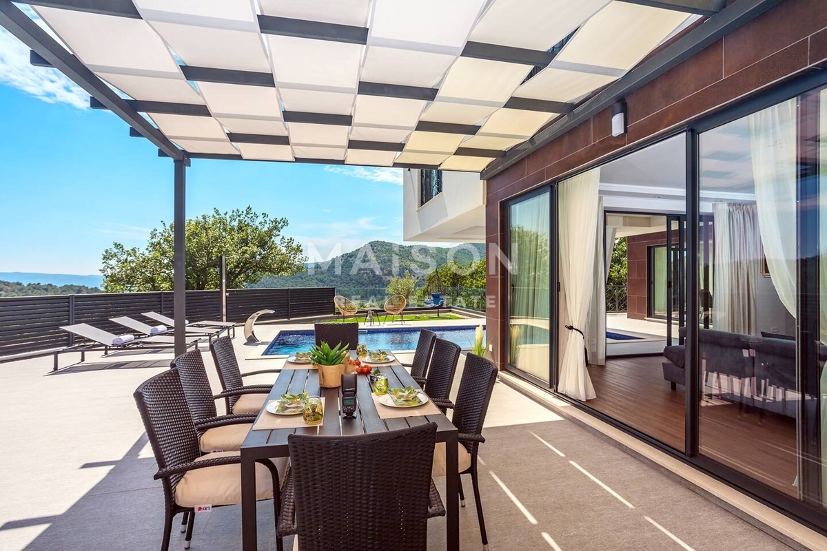 Villa Gata, Omiš, 320m2