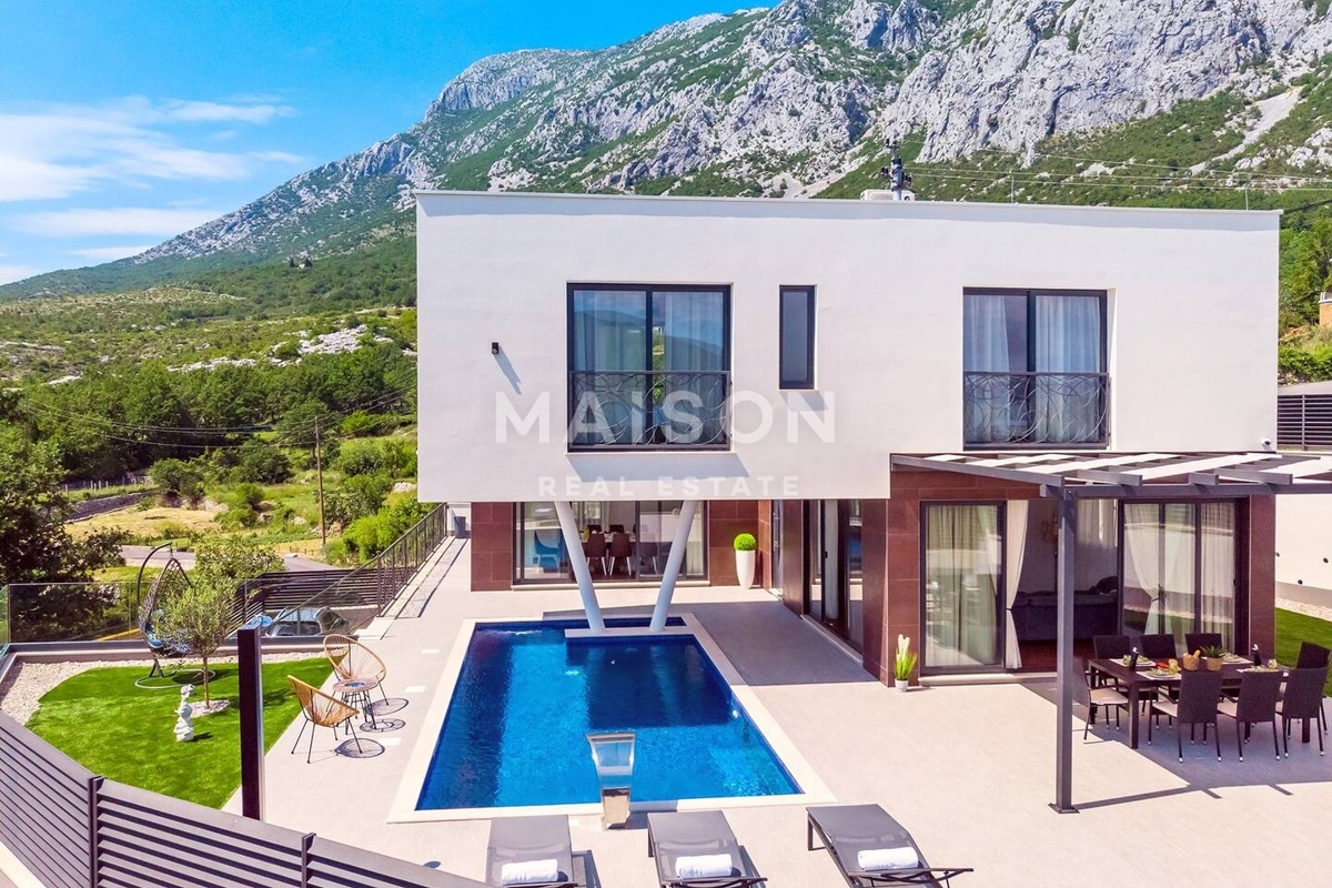 Villa Gata, Omiš, 320m2