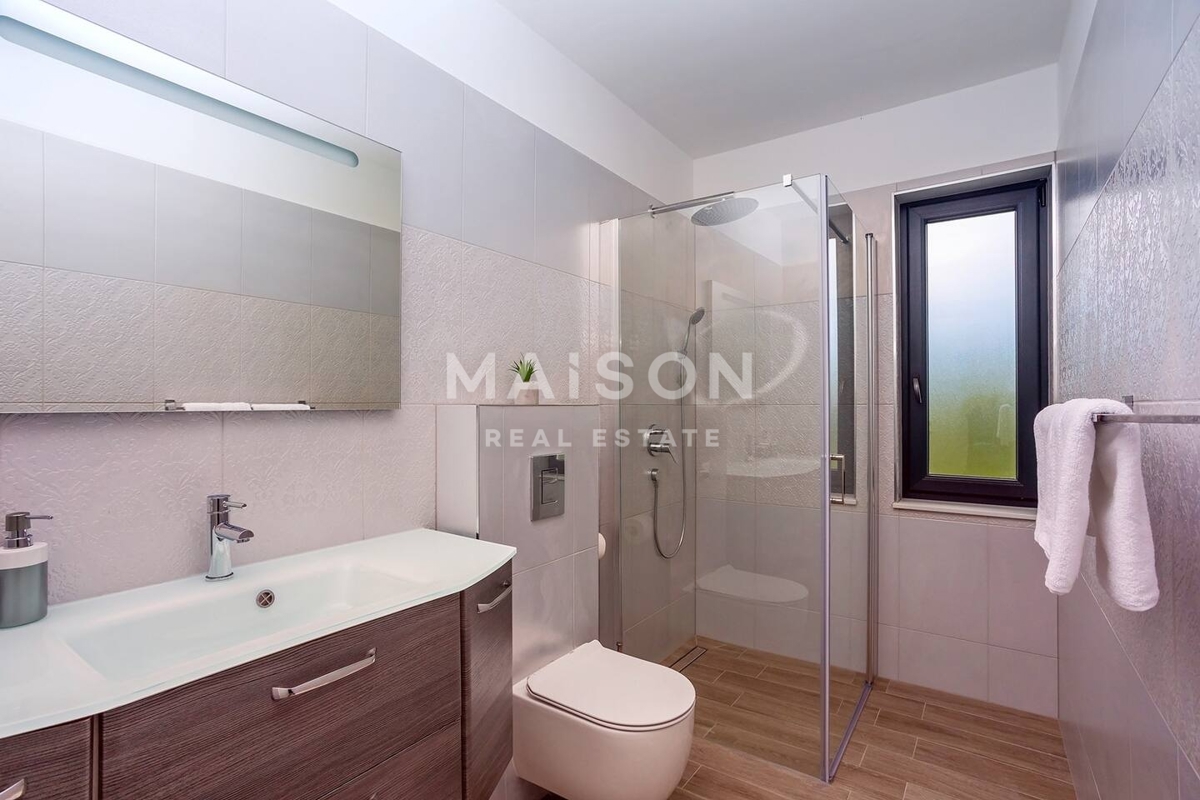 Villa Gata, Omiš, 320m2