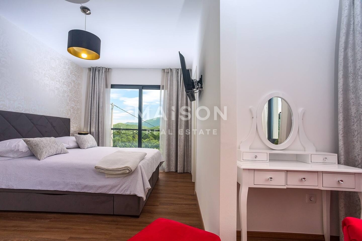 Villa Gata, Omiš, 320m2