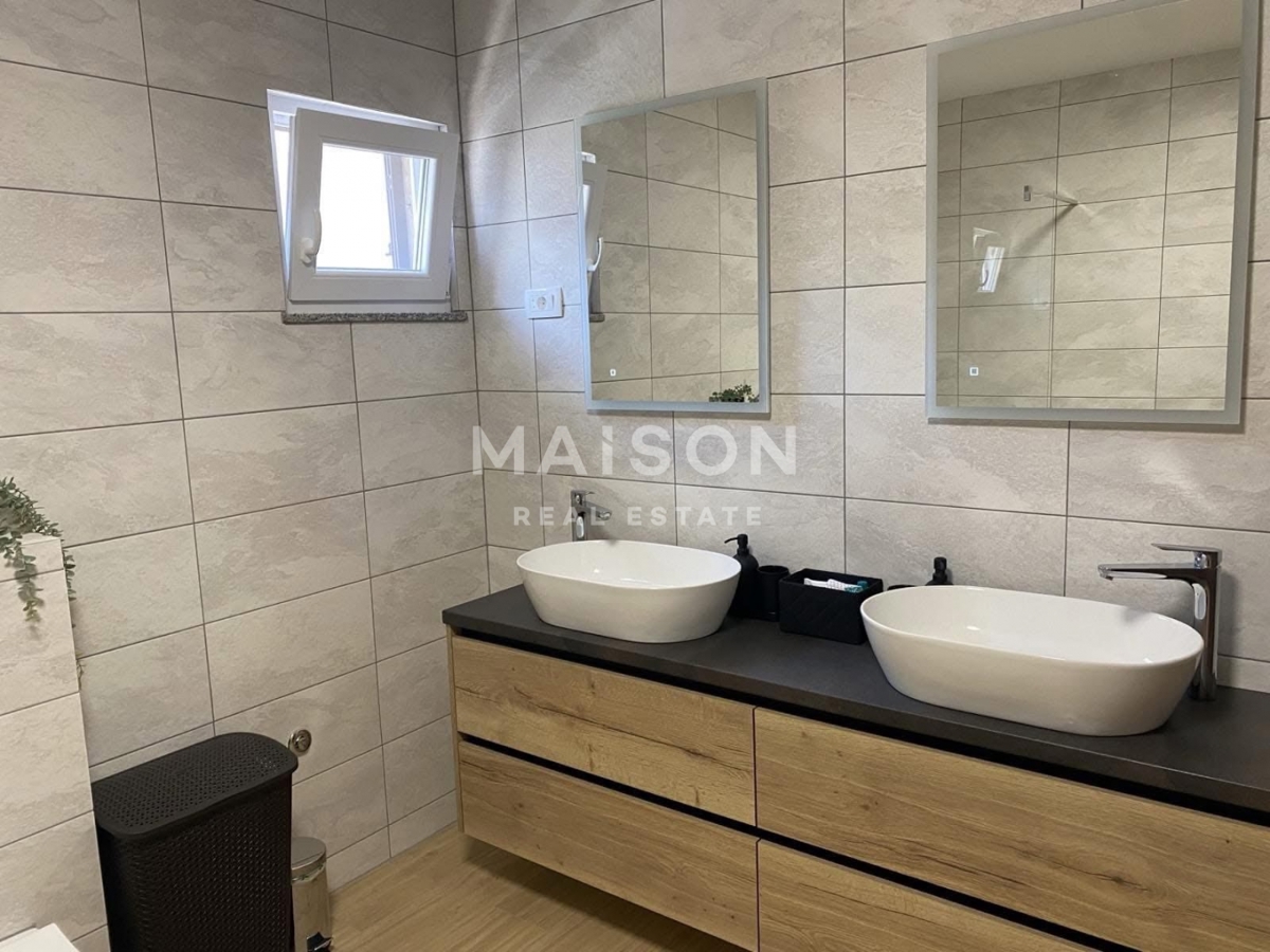 Casa Seline, Starigrad, 335,58m2