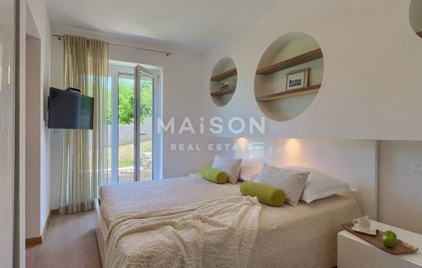 Casa con Piscina nei Dintorni di Albona su un Ampio Terreno