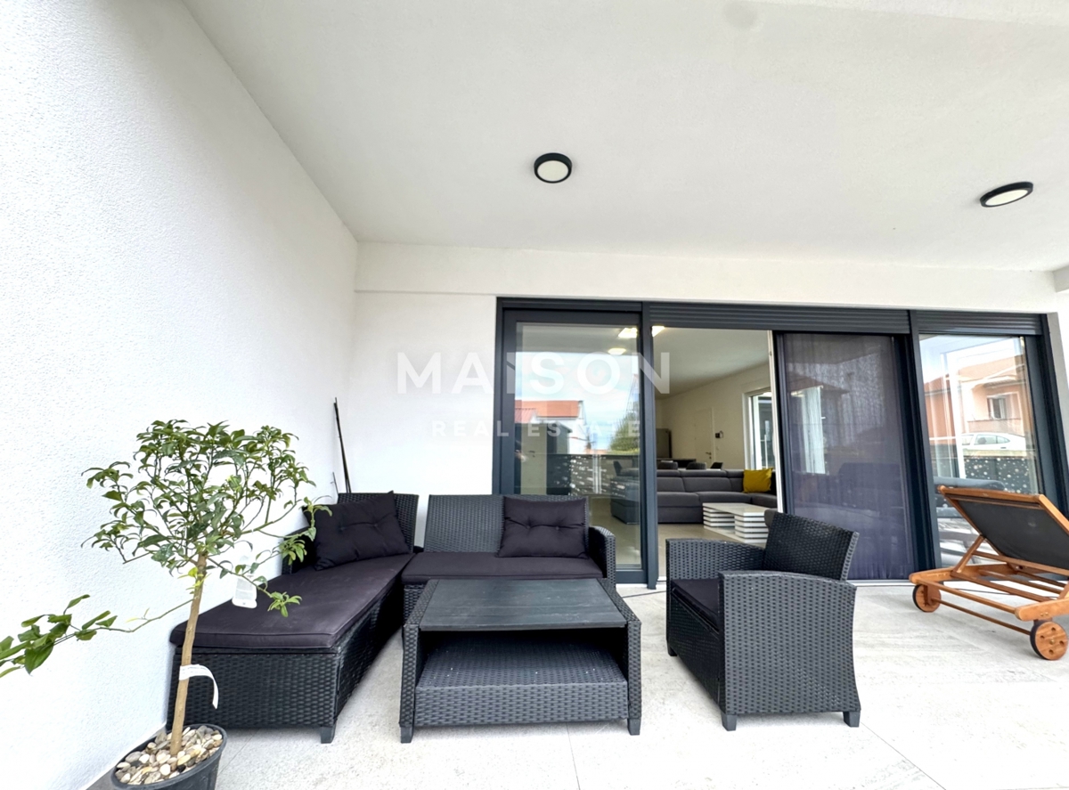 Malinska, casa bifamiliare con piscina