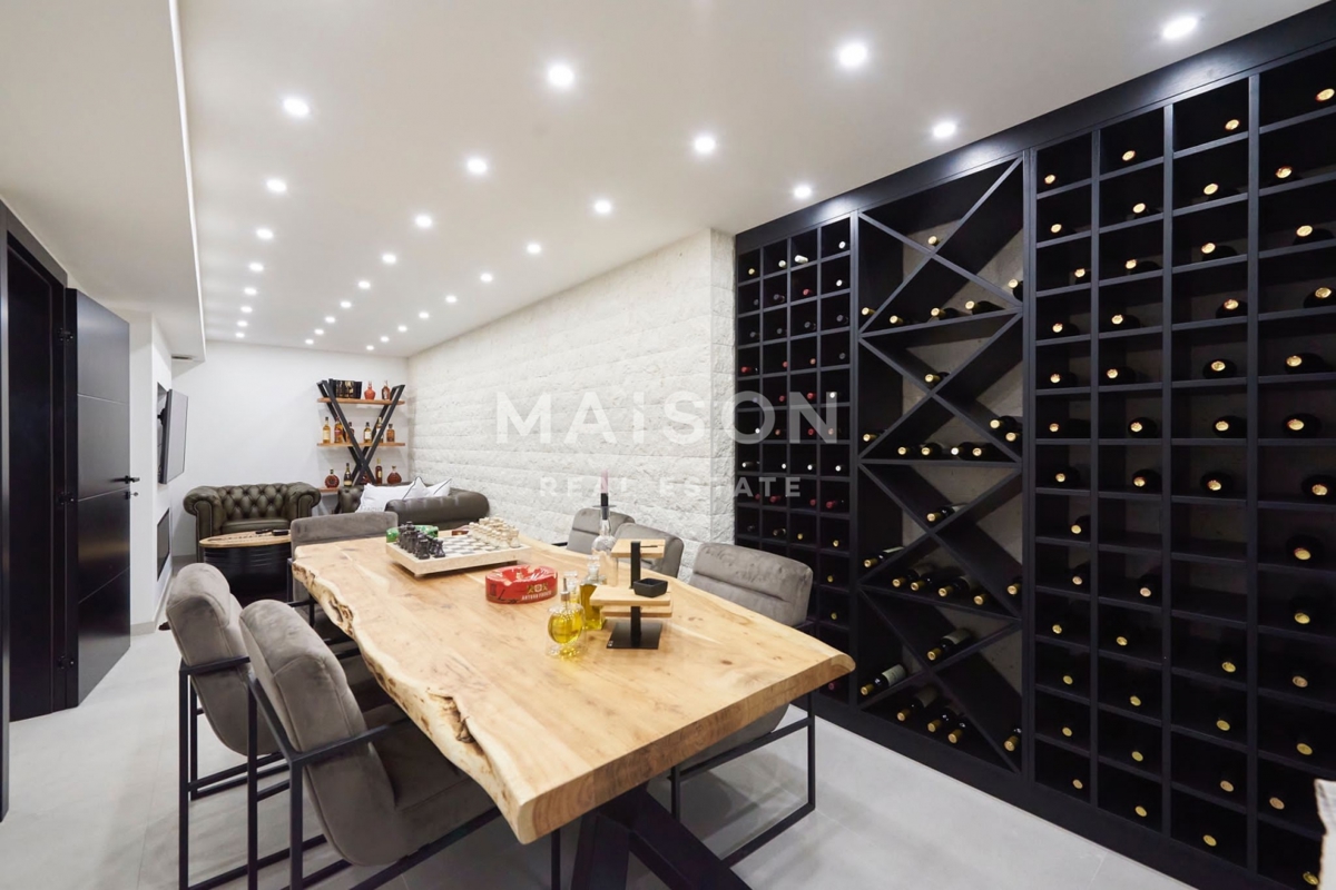 Villa Trogir, 370,09m2