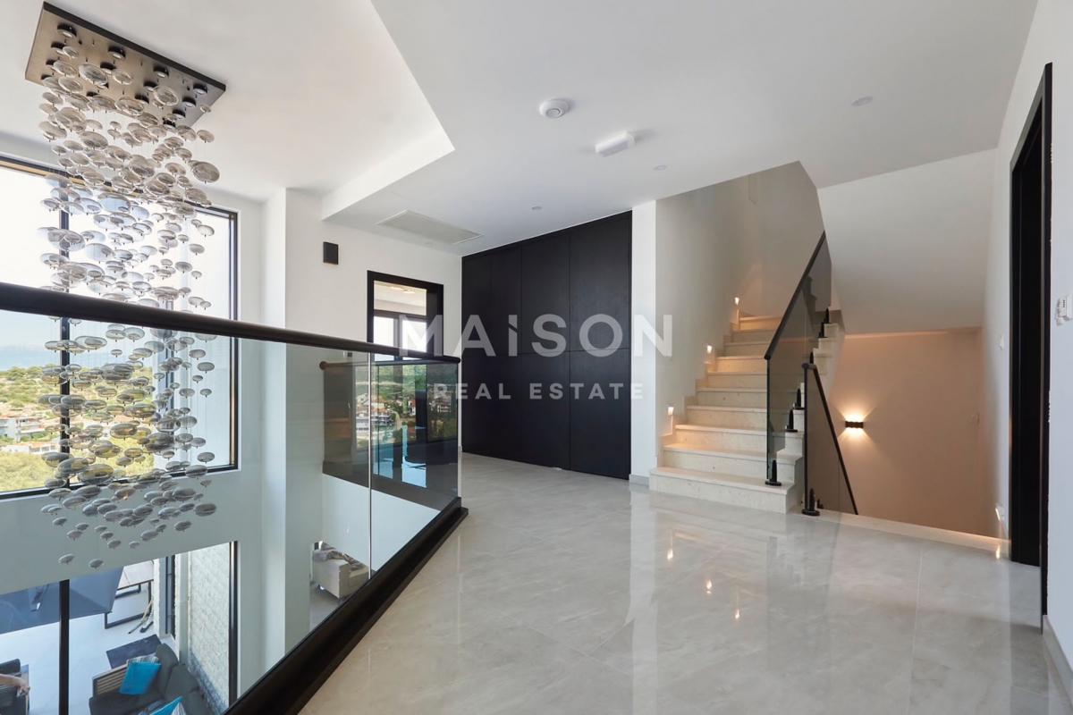 Villa Trogir, 370,09m2