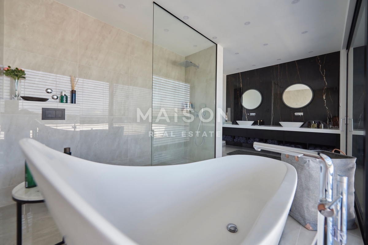 Villa Trogir, 370,09m2