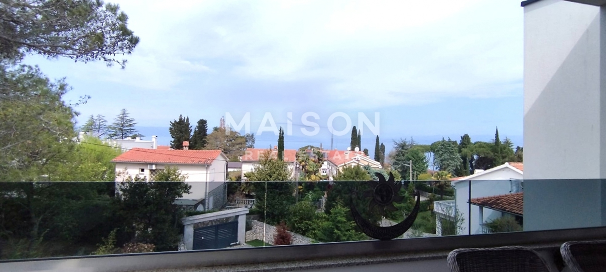 Malinska, appartamento al piano terra con giardino, a 100 m dal mare