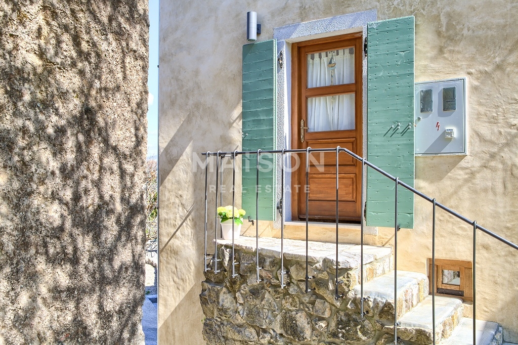 Isola di Krk, casa costiera autentica con ampio giardino