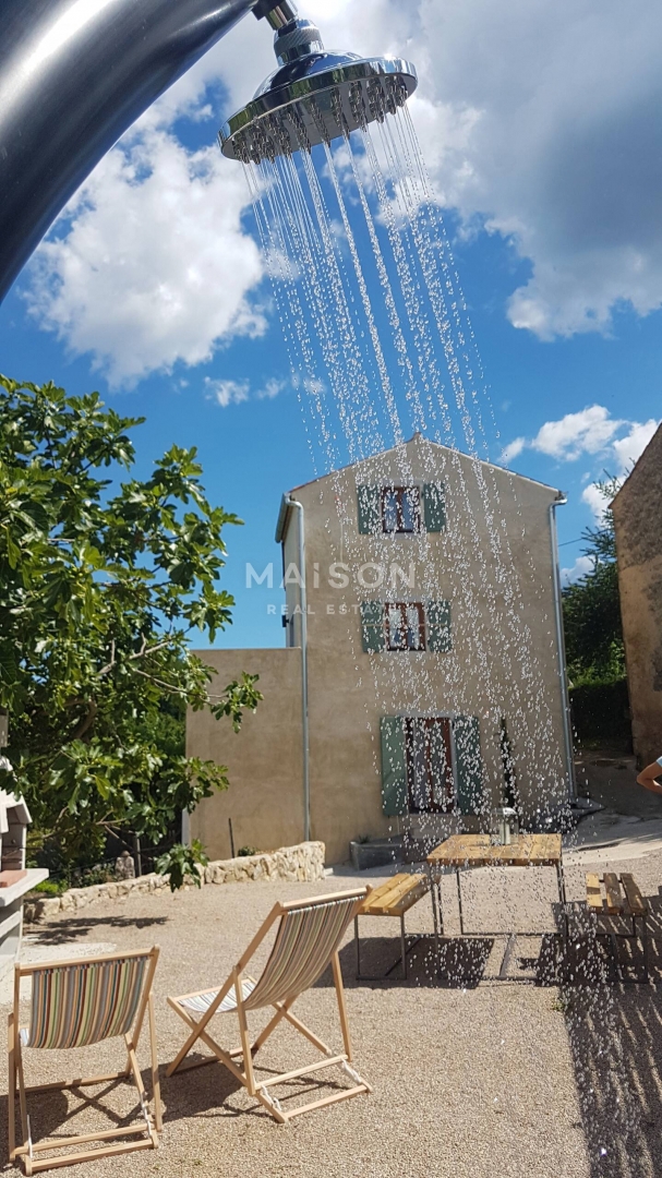 Isola di Krk, casa costiera autentica con ampio giardino