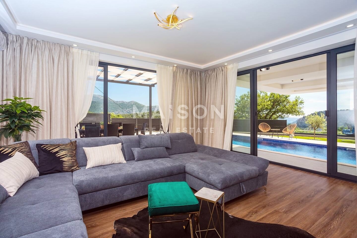 Villa Gata, Omiš, 320m2