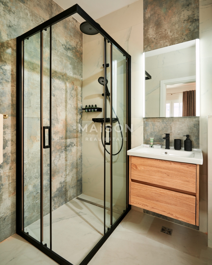 Villa Duće, Dugi Rat, 225m2