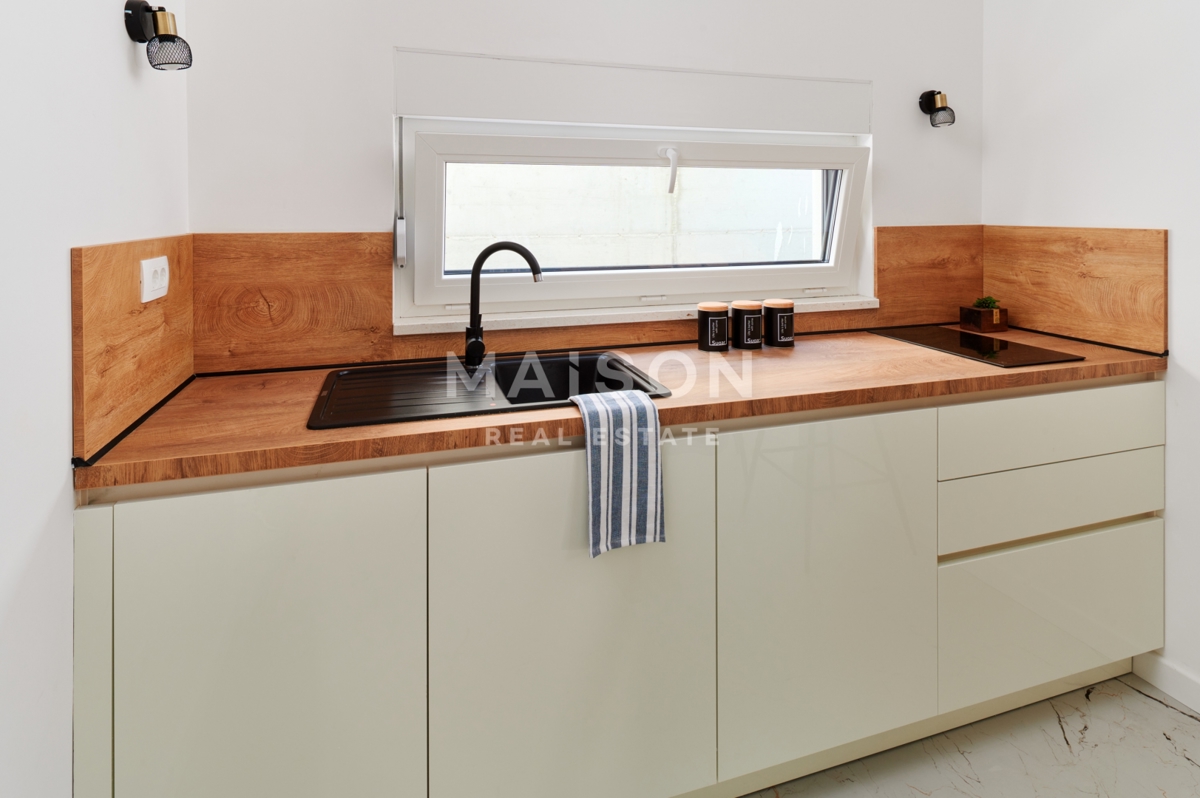 Villa Duće, Dugi Rat, 225m2