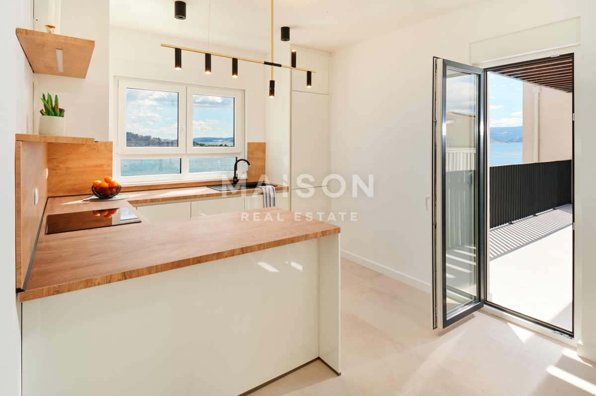 Villa Duće, Dugi Rat, 225m2