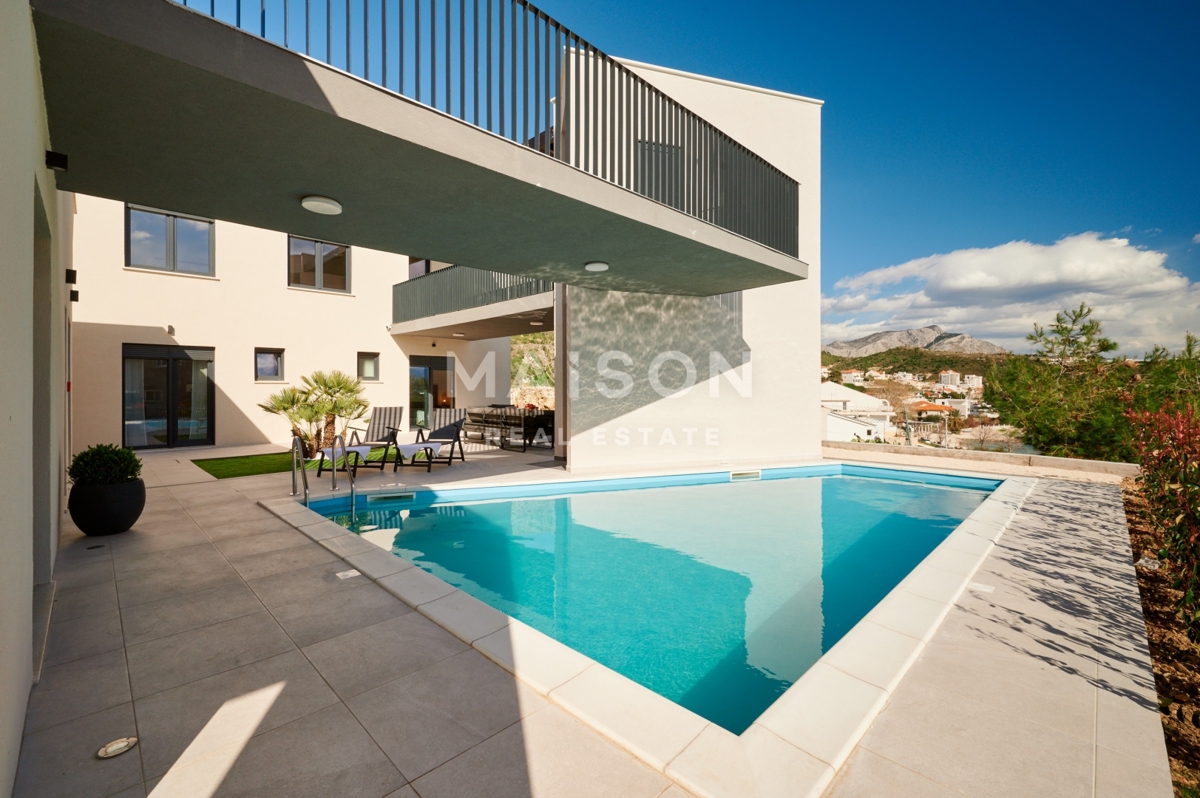 Villa Duće, Dugi Rat, 225m2