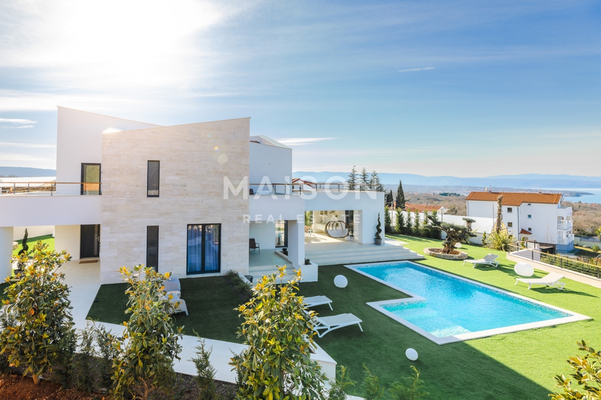 Isola di Krk, Malinska, villa di lusso con vista mare e piscina