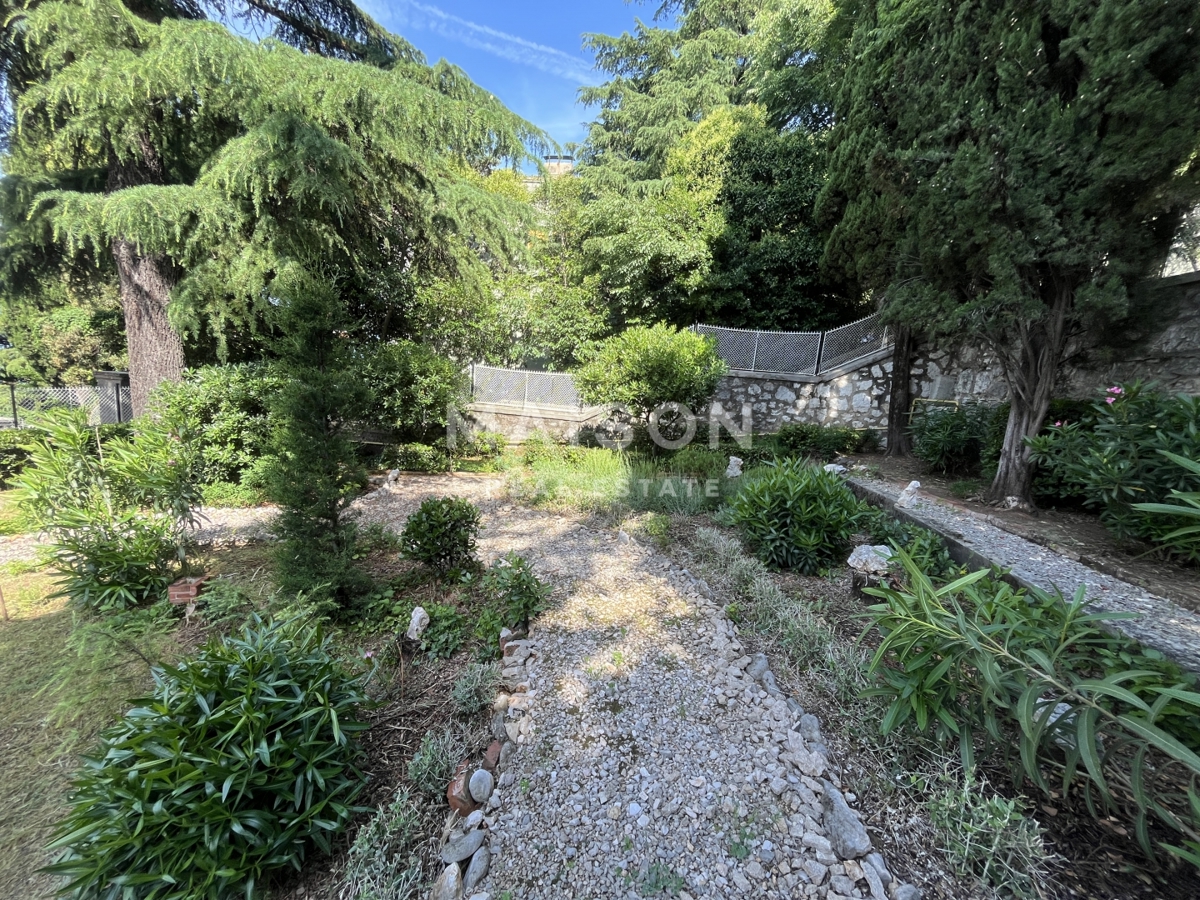 Villa Pećine, Rijeka, 465,78m2