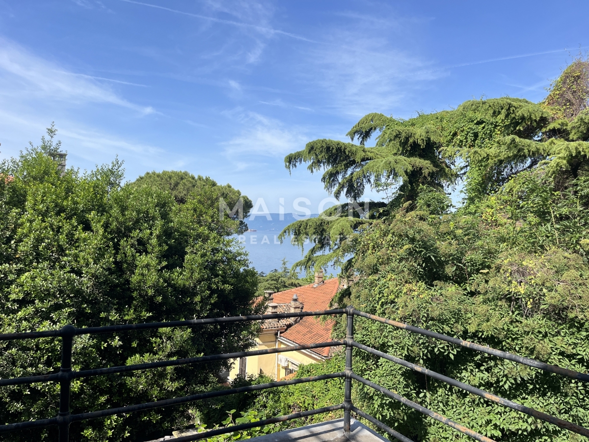 Villa Pećine, Rijeka, 465,78m2