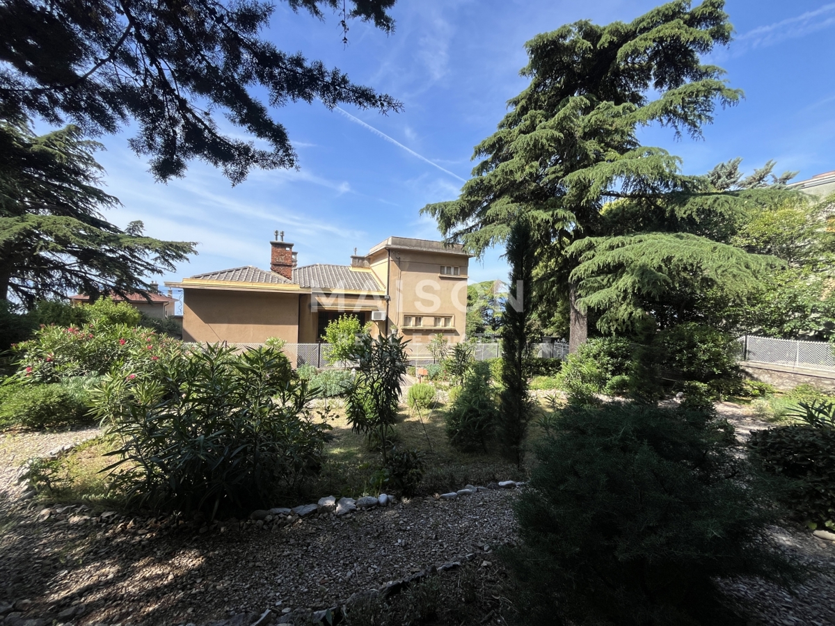 Villa Pećine, Rijeka, 465,78m2