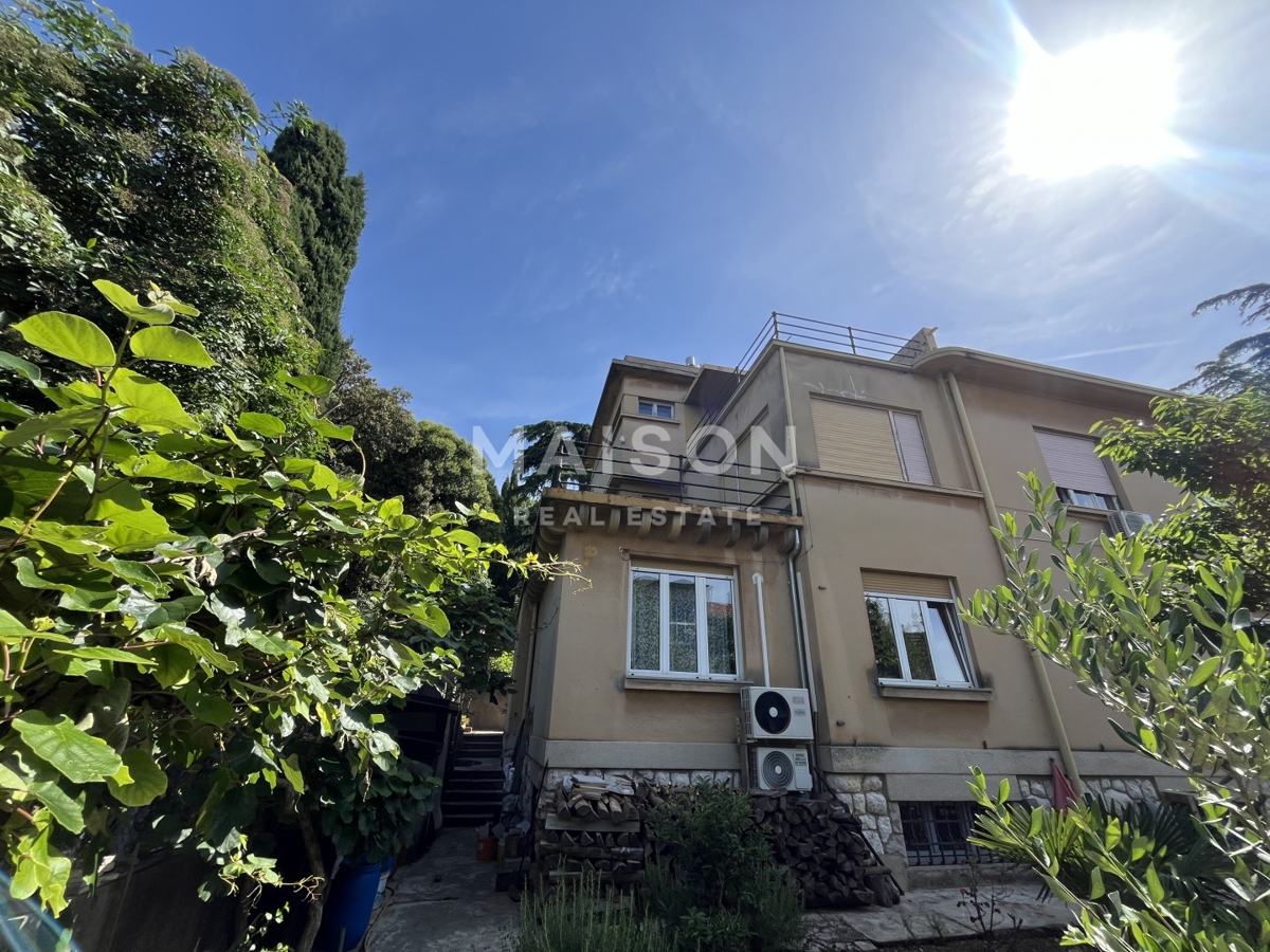 Villa Pećine, Rijeka, 465,78m2