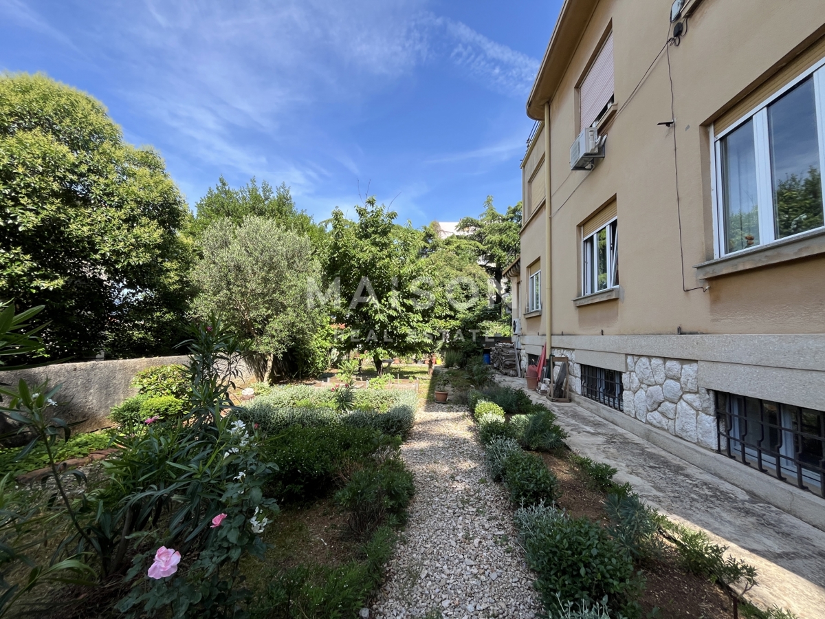 Villa Pećine, Rijeka, 465,78m2