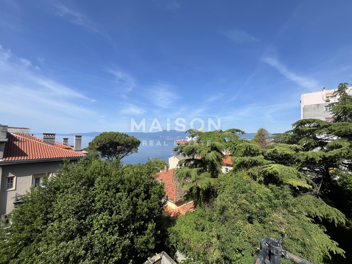 Villa Pećine, Rijeka, 465,78m2