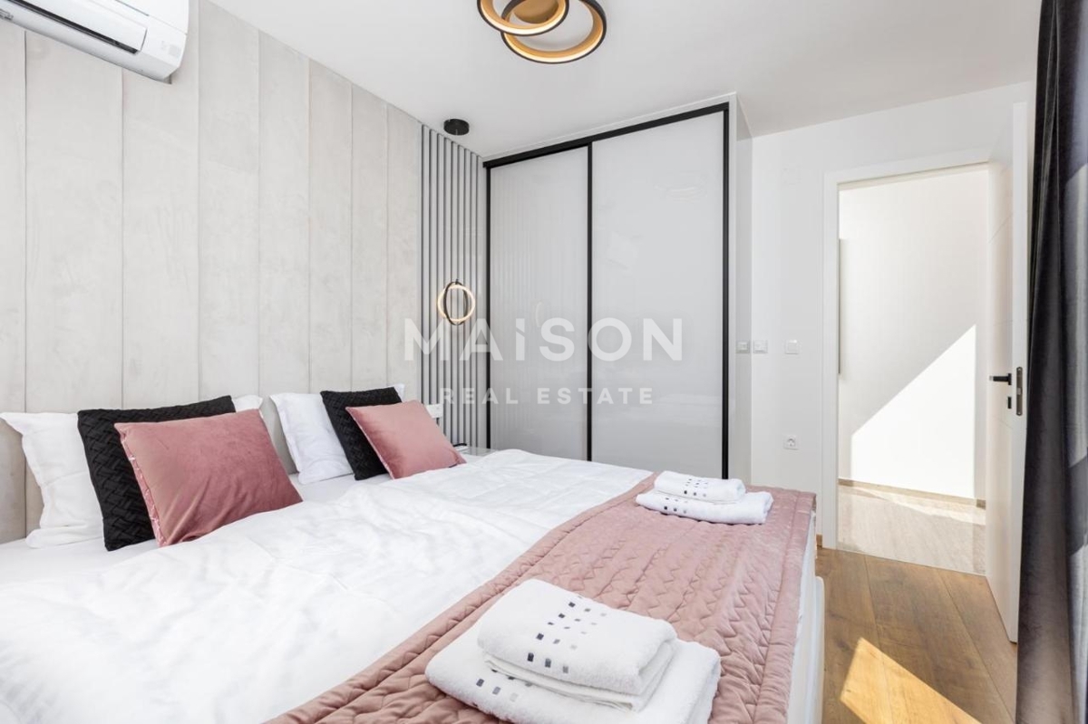 Malinska, Isola di Krk – Appartamento moderno con piscina e vista mare, a soli 300 m dal mare