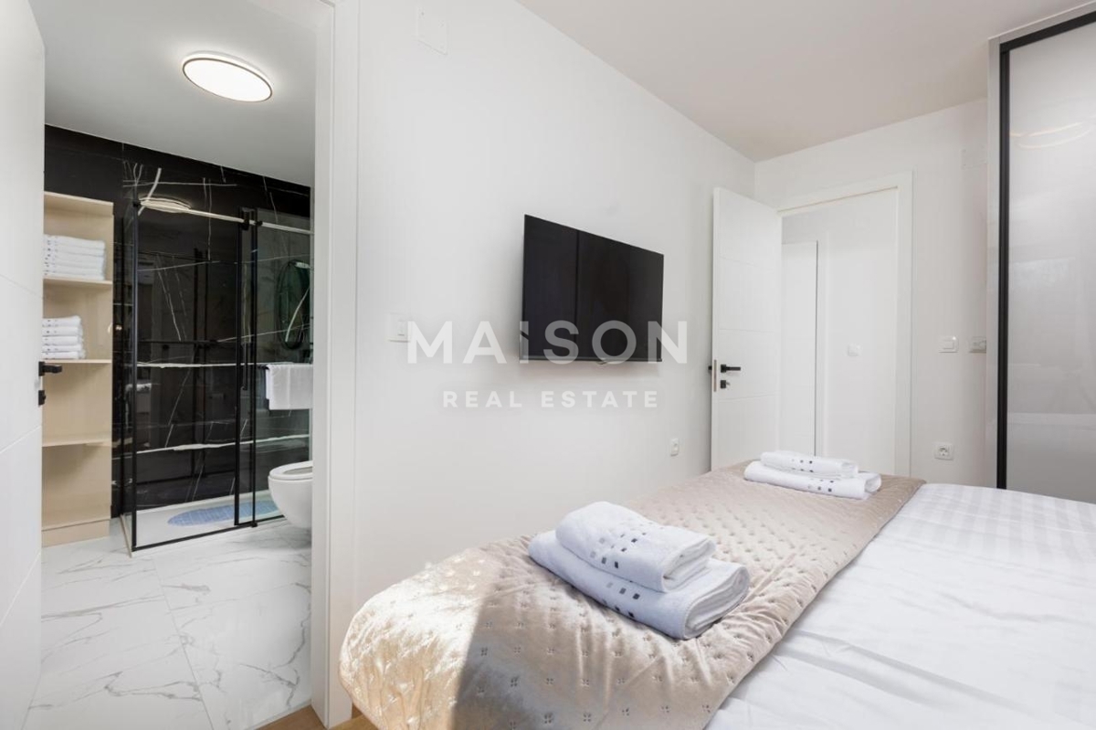 Malinska, Isola di Krk – Appartamento moderno con piscina e vista mare, a soli 300 m dal mare