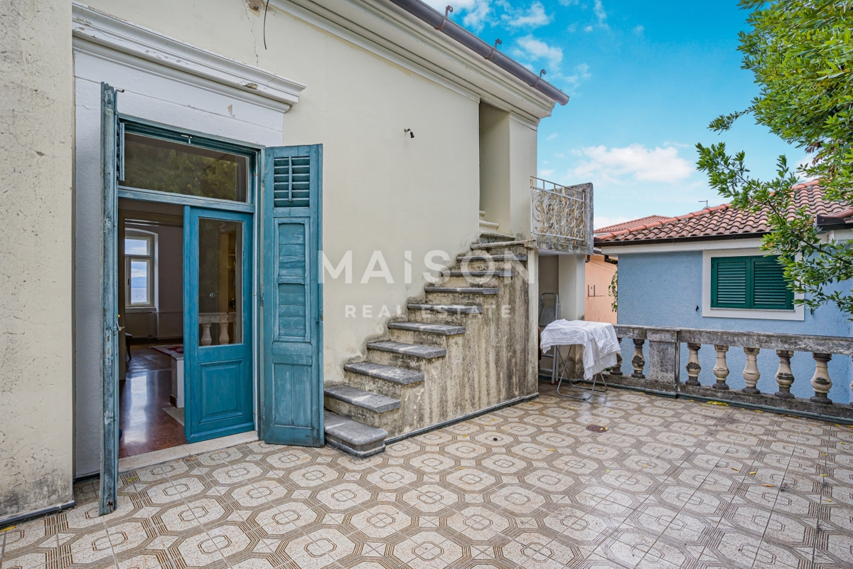 Mošćenička Draga - Villa Storica in Prima Fila sul Mare